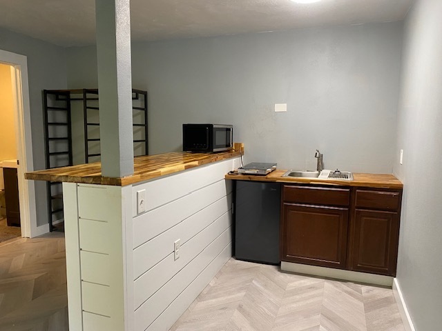 Building Photo - All utilities paid and close to downtown