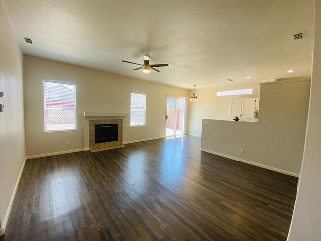 Building Photo - 8552 Charente Way
