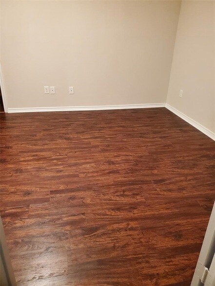 Foto del edificio - 9831 Walnut St