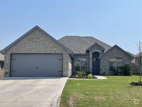 Building Photo - 3311 Windcrest Dr