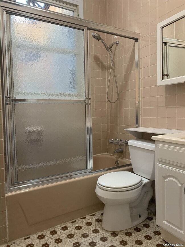 Foto del edificio - 45-05 162nd St