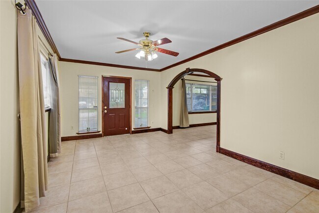 Foto del edificio - 8565 Ridgepoint Dr
