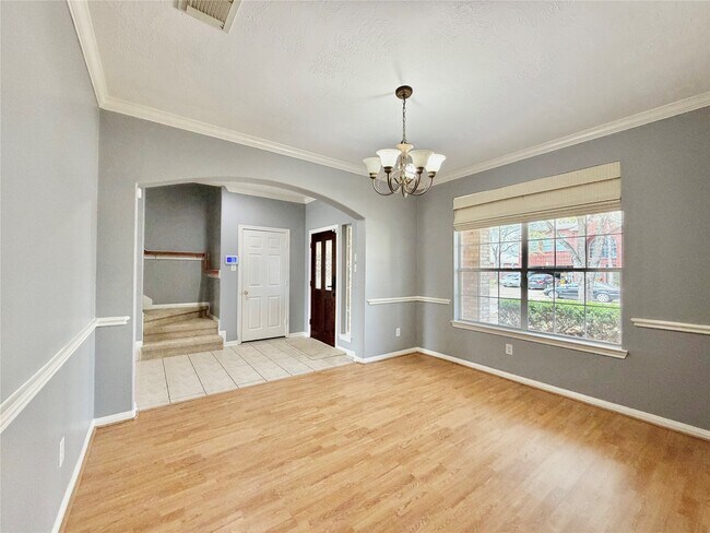 Foto del edificio - 24327 Lanning Dr