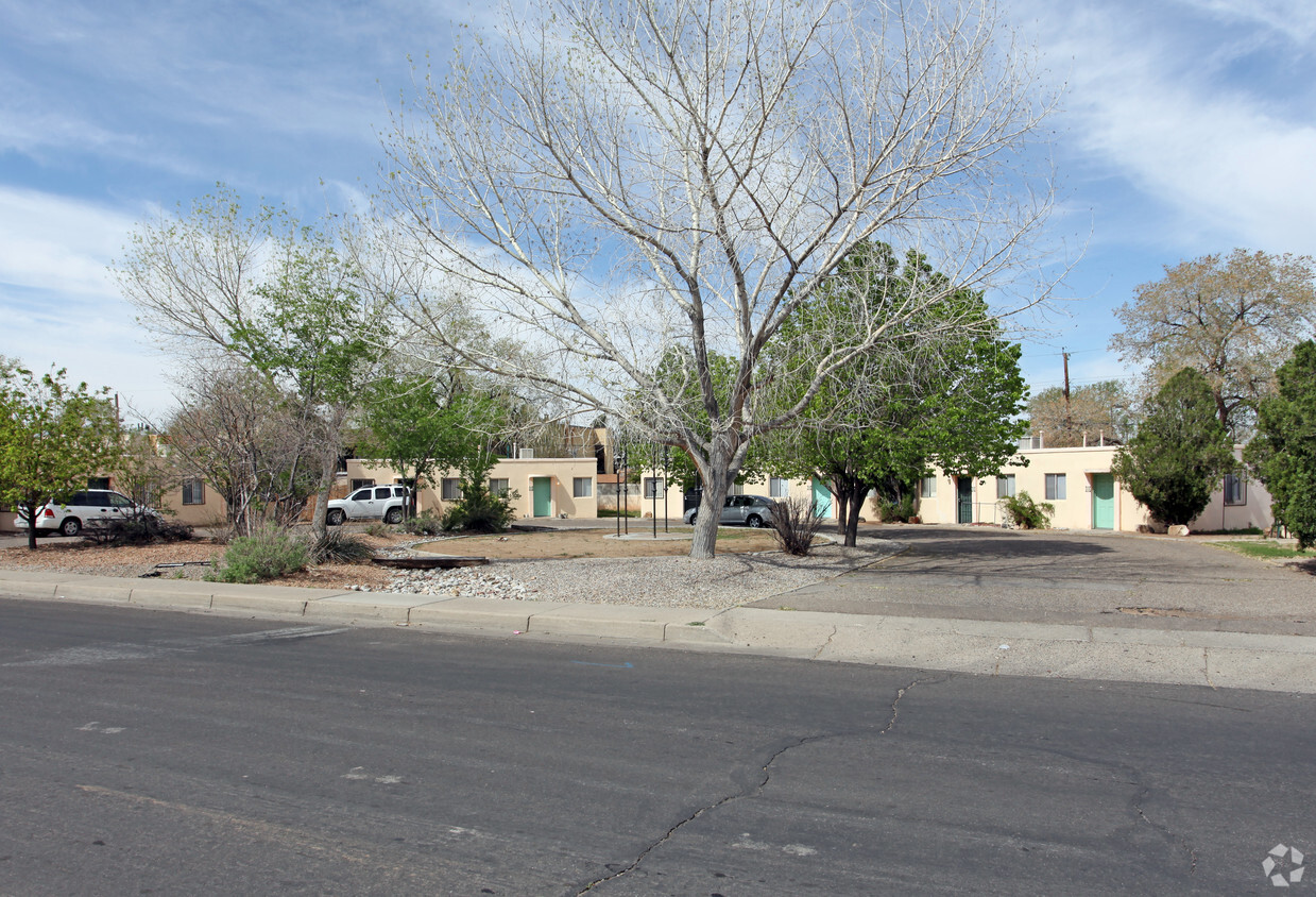 Building Photo - Alvarado Apartments