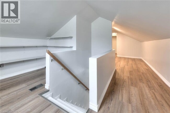 Building Photo - 839 Stirling Ave S