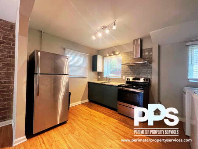 Foto del edificio - 221 Lampkin St NE