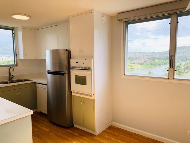 Foto del edificio - Corner End, Top Floor Unit with Unobstruct...