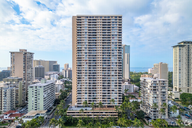 Building Photo - 2121 Ala Wai