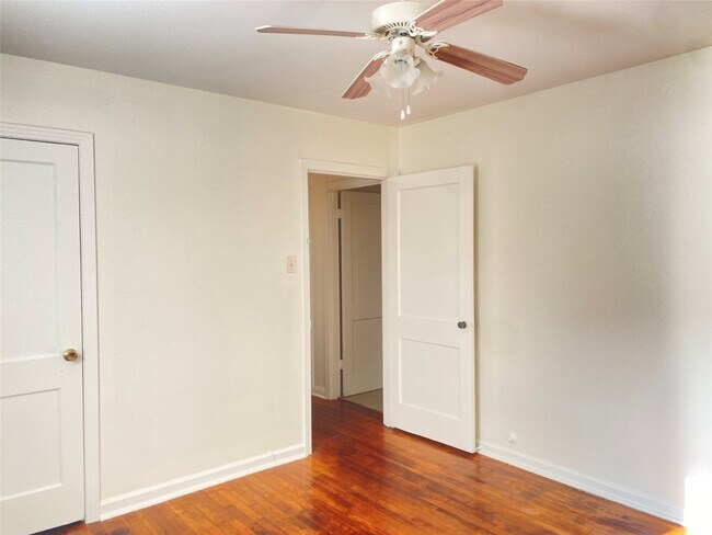 Foto del edificio - 3619 Lazywood Ln