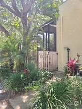 Building Photo - 8751 Live Oak Ct