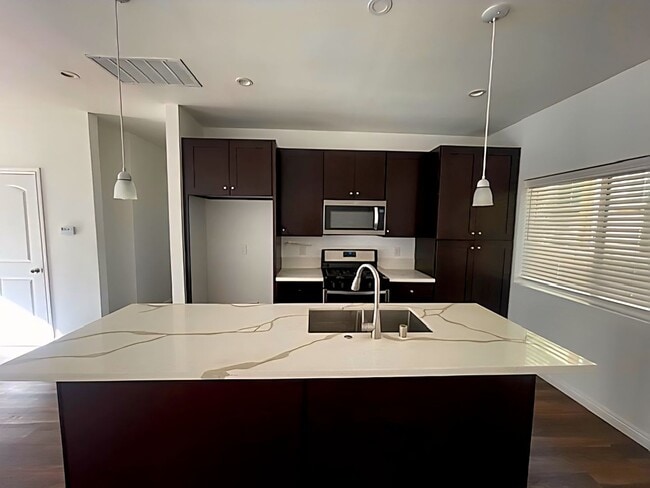 Foto del edificio - Circle City Dr