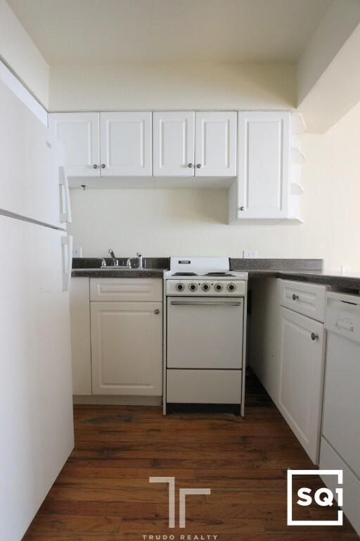 Foto del edificio - 0 bedroom in Chicago IL 60610