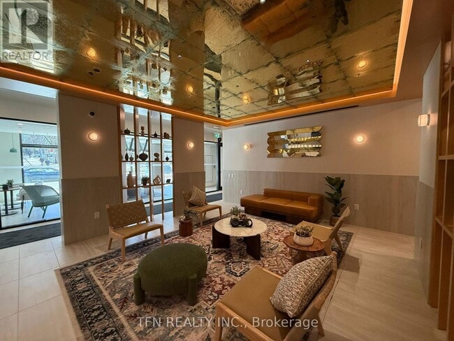 Photo du bâtiment - 1660 Bloor St W