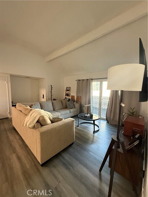Foto del edificio - 2266 Denair Ave