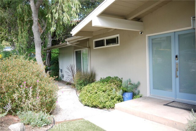 Foto del edificio - 4127 Lanterman Ln