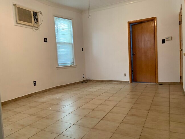 Foto del edificio - 128 W 31st St