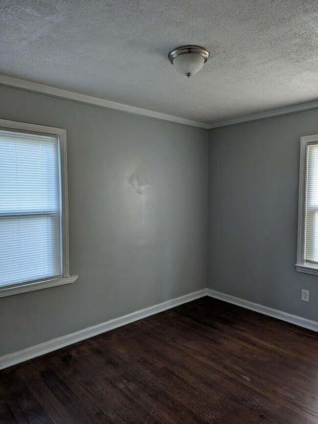 Foto del edificio - 19386 Yonka- 3 BEDS & 1.5 BATH FOR RENT!