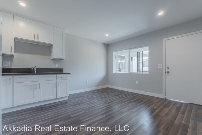 Foto del edificio - 4603 W 118th St
