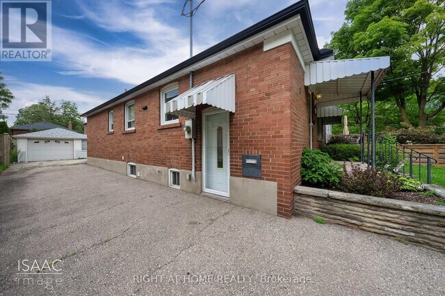 Photo du bâtiment - 98 Yorkview Dr