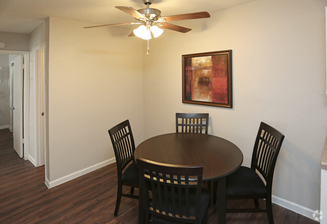 Interior Photo - L Abri Of Arlington