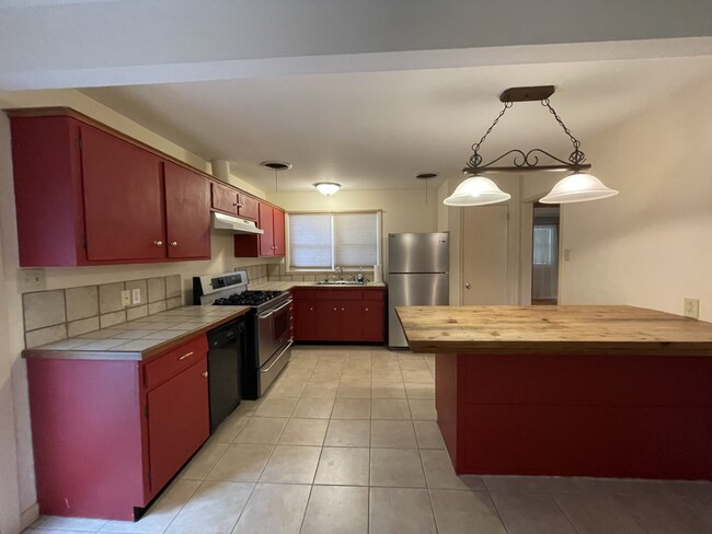 Kitchen - 5726 Cypress St