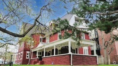 Building Photo - 1100 E 16th Ave