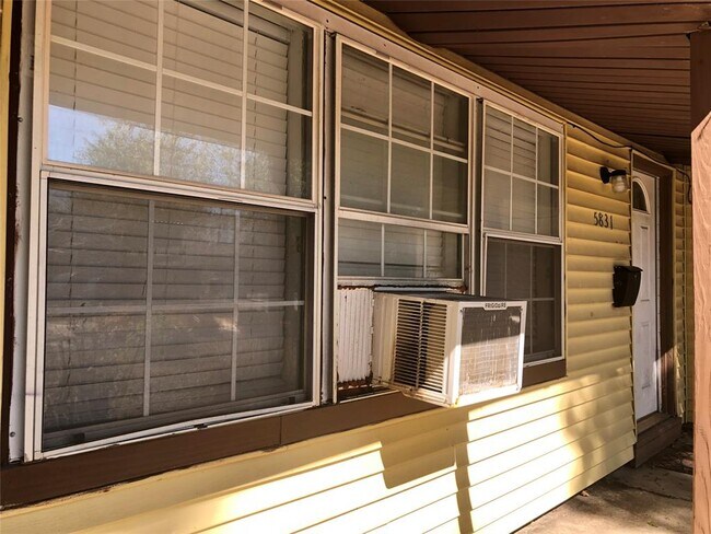 Foto del edificio - 5831 Southseas St