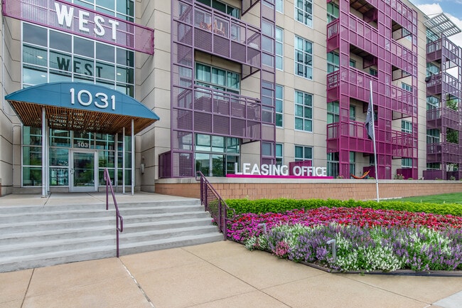 Building Photo - Lofts at Forest Park