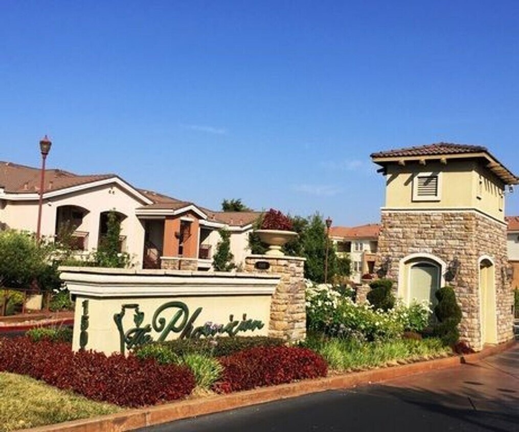 Primary Photo - BEAUTIFUL CONDO AT THE PHOENICIAN IN ROSEV...