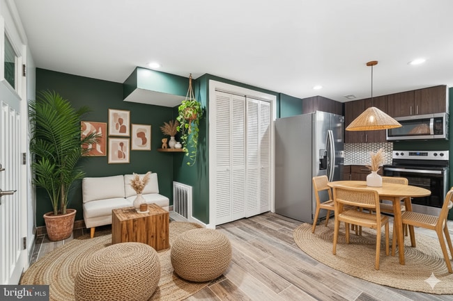 Building Photo - 2146 N Van Pelt St