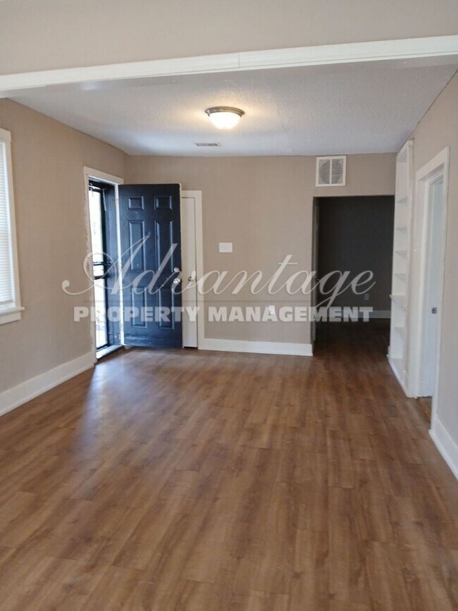 Building Photo - Newly Renovated Home In Frayser