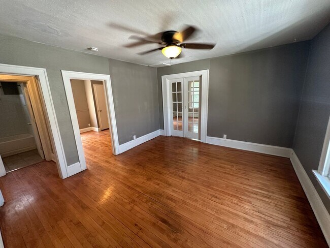 Foto del edificio - 627 Pierce St NE