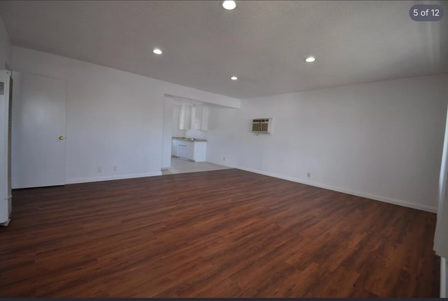 Building Photo - 327 E Navilla Pl