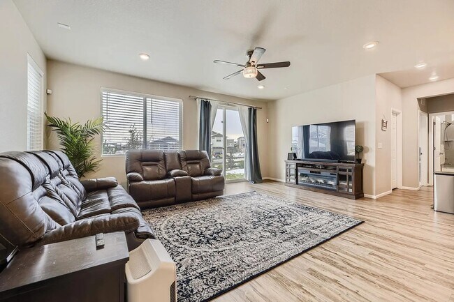 Foto del edificio - 13528 Tree Sparrow Ln