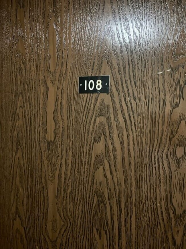 Building Photo - Two bedroom Condo on Westside!! 1 MONTH FREE
