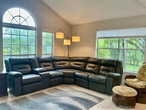 Building Photo - 1125 Crystal Way