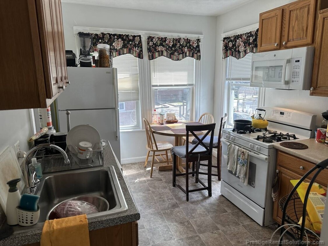 Primary Photo - 92 Nichols Ave