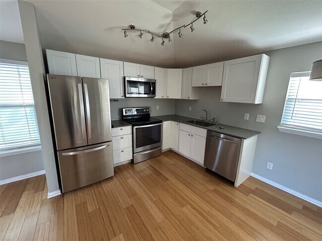 Foto del edificio - 4019 Ascot Ln