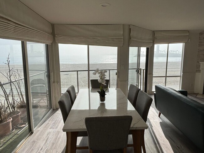 Foto del edificio - Remodelled Two Bedroom Condo with Ocean Views for Days!