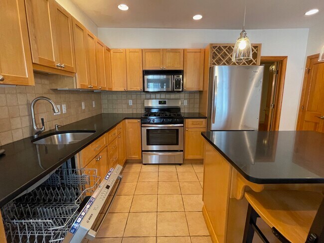 Building Photo - 37 Yerxa Rd