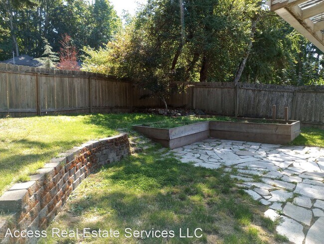 Building Photo - 3 br, 1 bath House - 3316 Lakeway Dr