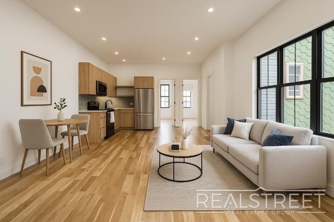 Building Photo - Stunning & Spacious Brand New 4 Bed 3 Bath...