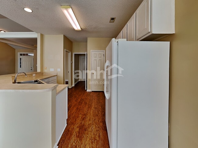 Building Photo - 6604 Conifer Cir