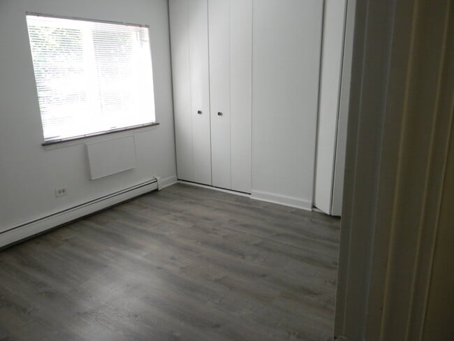 Building Photo - 1310 S Sir Galahad Ln