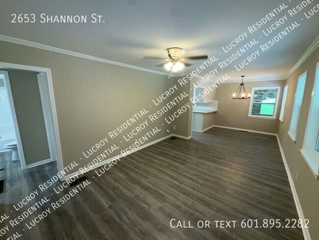 Foto del edificio - 2653 Shannon St