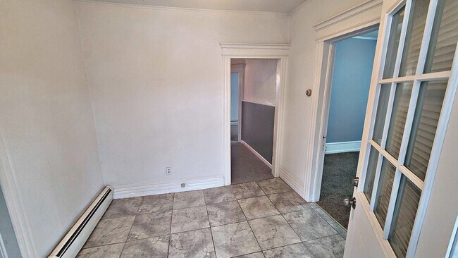 Foyer - 103 Perrin Ave