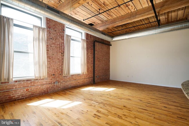 Building Photo - 1524 N Hancock St