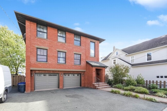 Building Photo - 119 WASHINGTON Ave