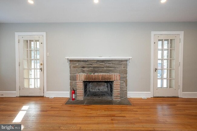 Building Photo - 625 Chelten Hills Dr