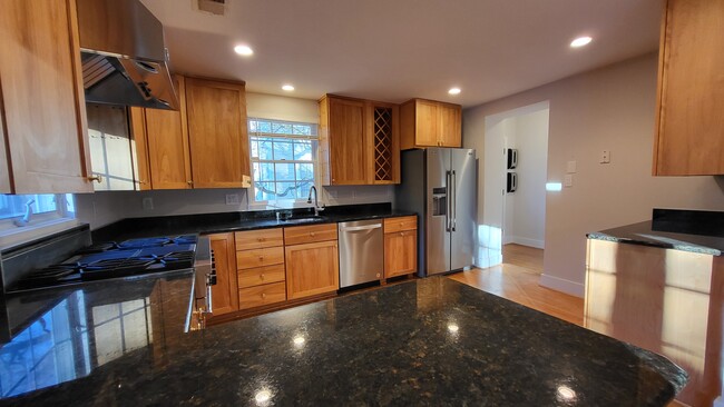 Kitchen - 5604 Madison St